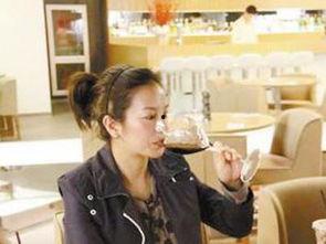 明星醉酒有哪些表现,揭秘酒后的明星表现