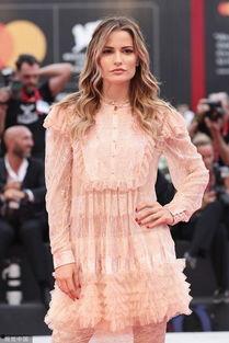 女明星裸奶电影,揭秘女明星裸奶电影的背后故事